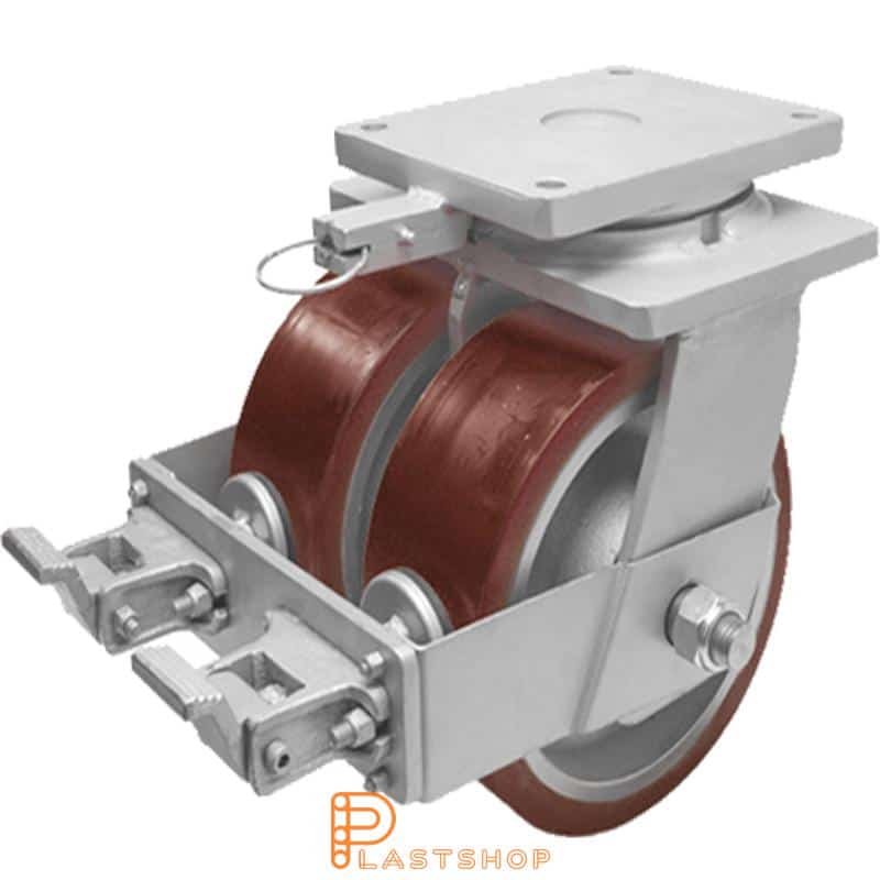 Kaksoislenkkihaka jarrulla, laippa, pyörän halkaisija 400 mm, korkeus 495 mm, navat valurautaisella pehmeällä uralla PUR:sta punaisessa värissä. 6300 kg kantavuus, kaksoiskulalagerit